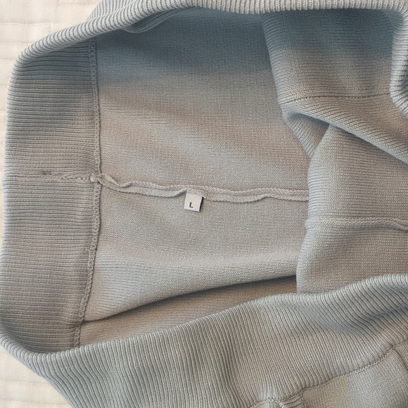 Gray athleasure lounging short knit pants Large - Picture 3 of 4